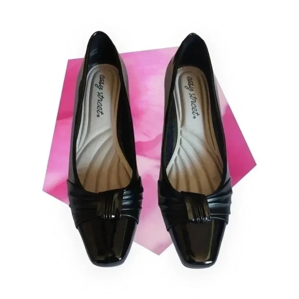 Easy street waive toe pumps size 5M
